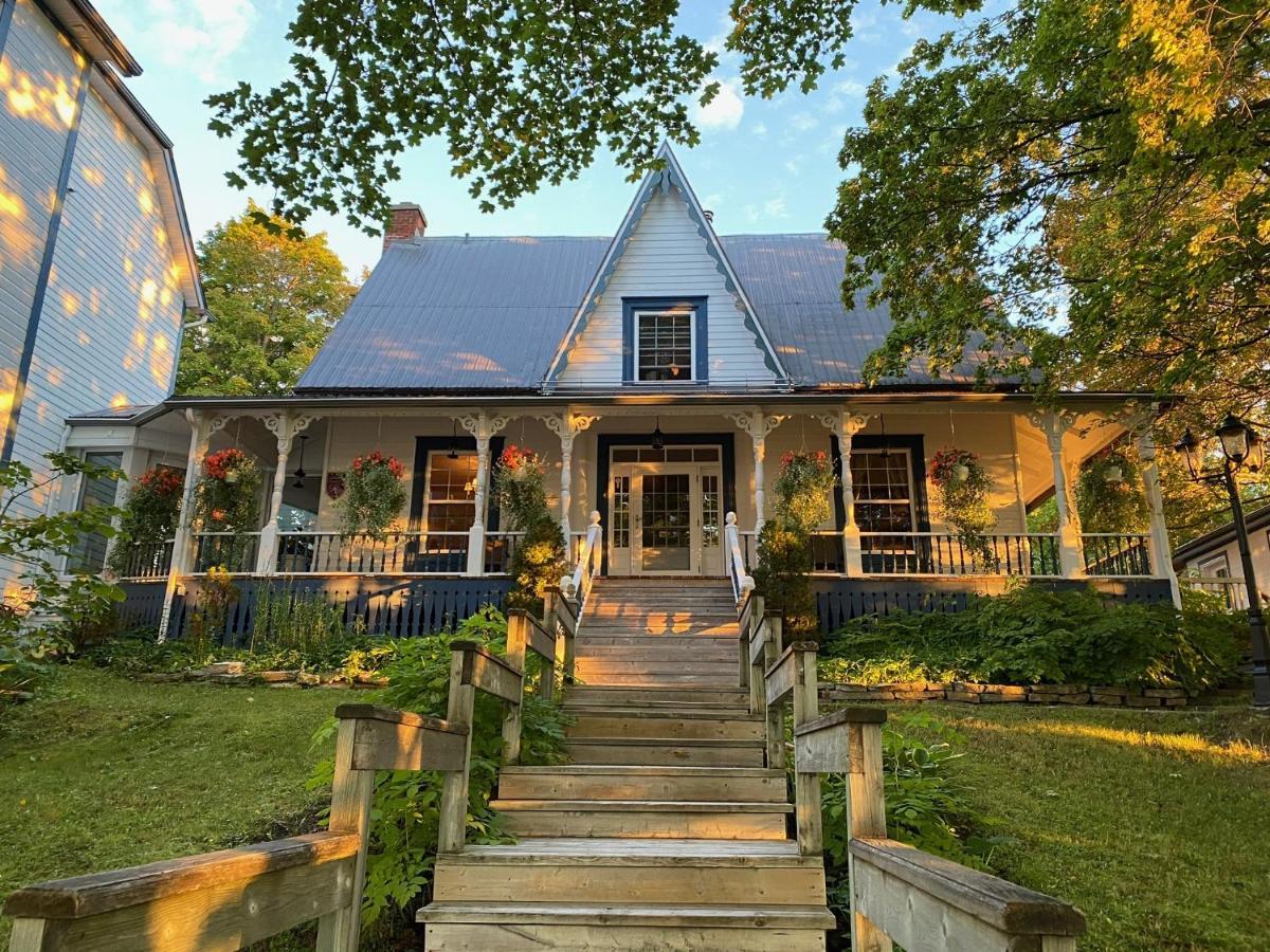 Auberge Sous Les Arbres Gaspe Bagian luar foto