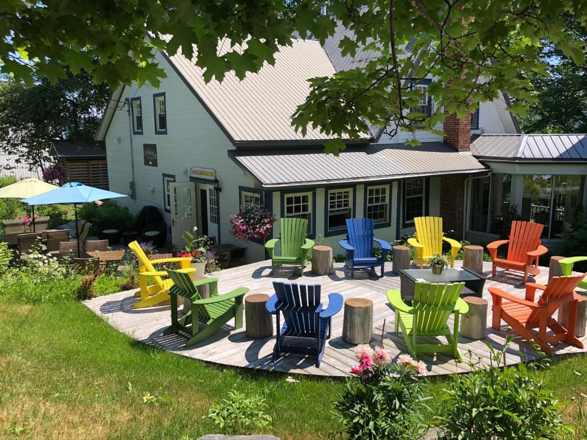 Auberge Sous Les Arbres Gaspe Bagian luar foto