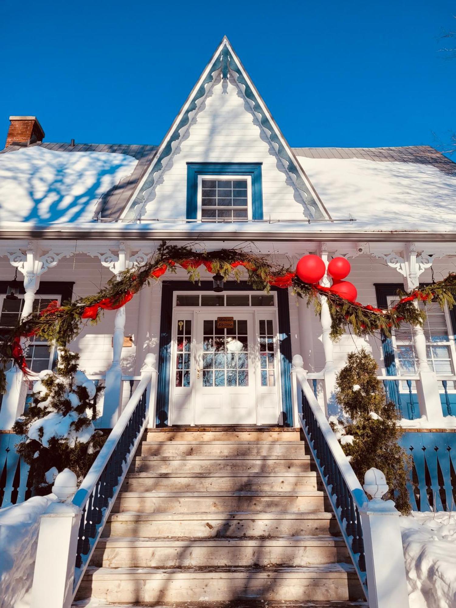 Auberge Sous Les Arbres Gaspe Bagian luar foto