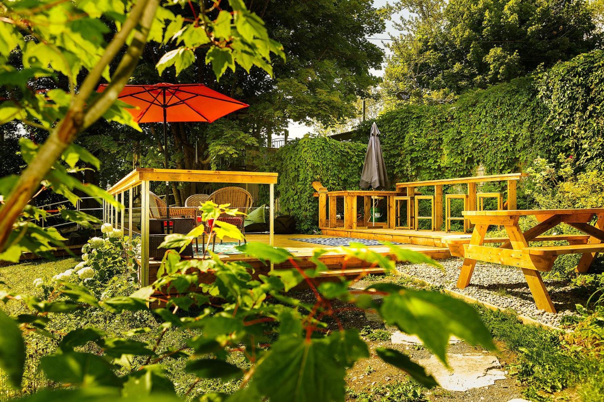 Auberge Sous Les Arbres Gaspe Bagian luar foto