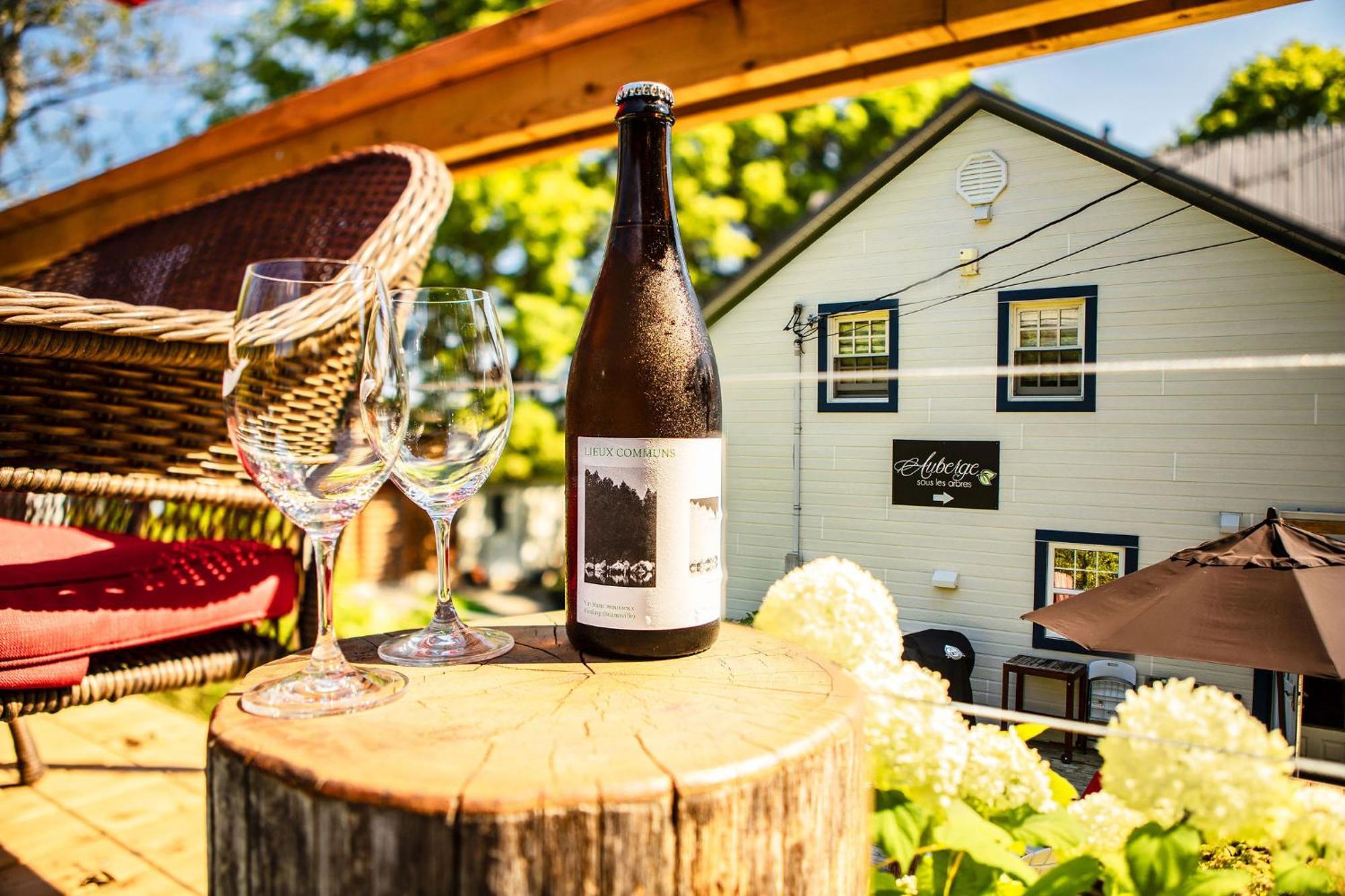 Auberge Sous Les Arbres Gaspe Bagian luar foto